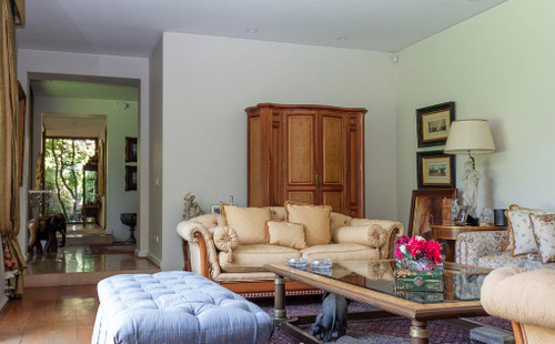 Gran Casa En Venta De 5d-8b En Las Condes