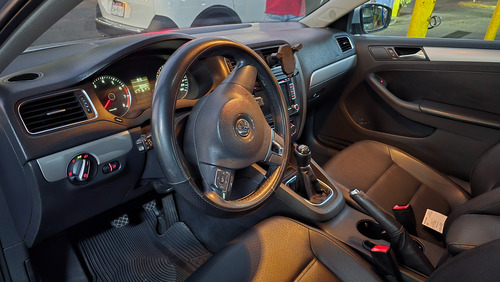 Volkswagen Jetta 2.5 Sport Mt