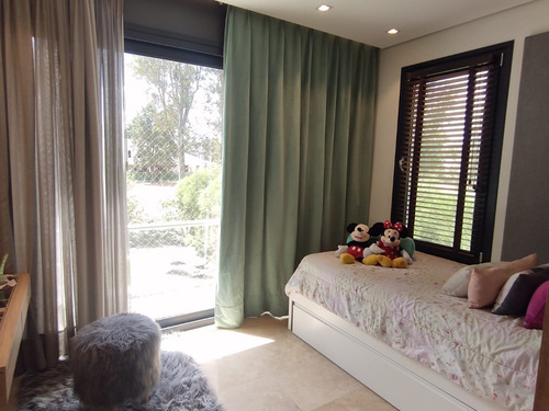 Imagen 20 de 30 de Venta Canning Barrio Privado Saint Thomas Este Espectacular Casa De Diseño Con 5 Dormitorios, 7 Baños, Quincho, Piscina Climatizada Y Parque! No Te La Pierdas!