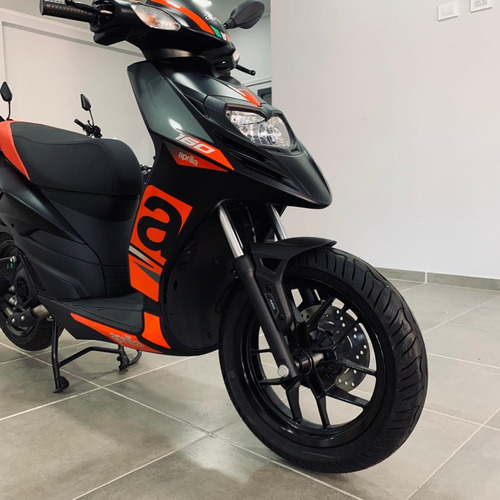 Imagen 17 de 25 de Aprilia 160 Sr - Scooter 150 Llevala Con Tu Dni - Abs Fi