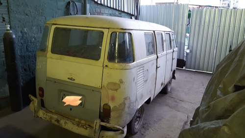 Volkswagen Kombi Kombi 6 Portas Luxo