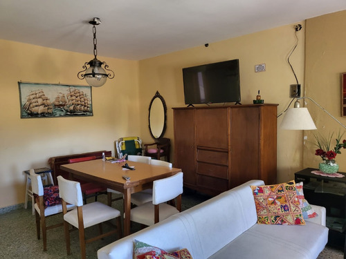 Casa 3 Amb + Departamento 1 Amb F: 6455