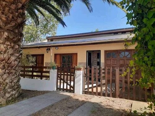 Casa En Venta - 2 Dormitorios 1 Baño - Cochera - 439mts2 - San Clemente Del Tuyú