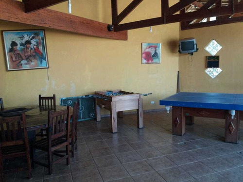 5.000 M², Casa Ampla Com 06 Dormitórios, Playground, Piscina