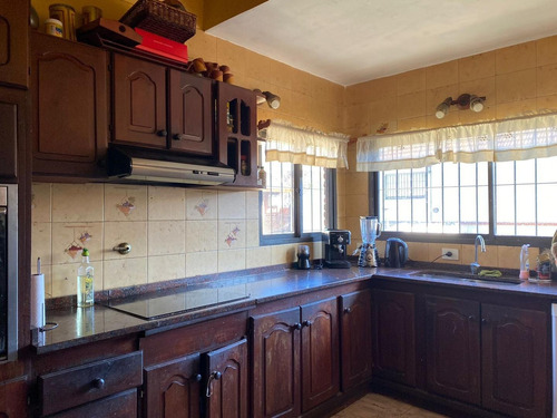 Imagen 8 de 23 de Excelente Casa De 5 Ambientes.