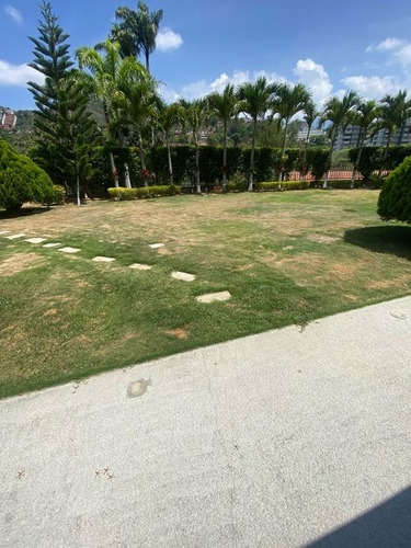 Imagen 2 de 26 de Se Vende Casa 640m2 4h+4s/8b/12p Cerro Verde 0746