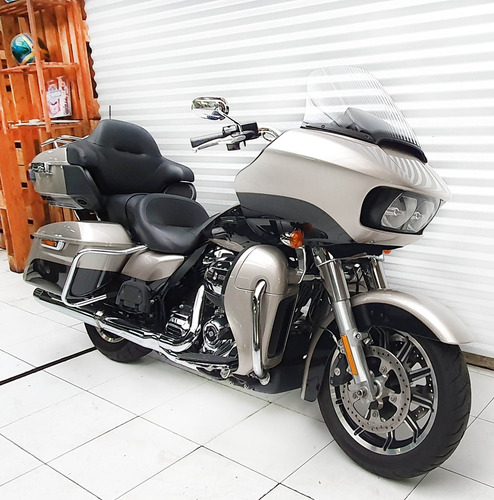 Harley Davidson Touring Road Glide Ultra 107