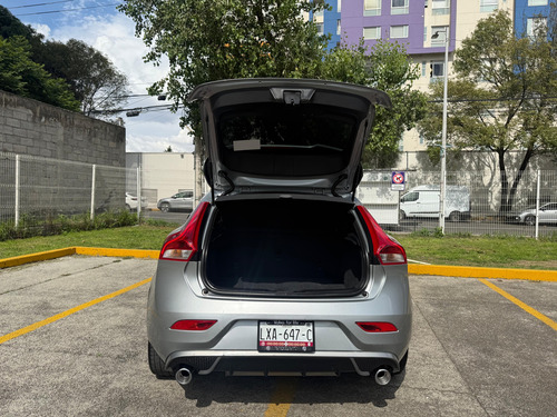 Volvo V40 2.0 R - Design T5 At