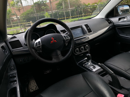 Mitsubishi Lancer 2.0 4p
