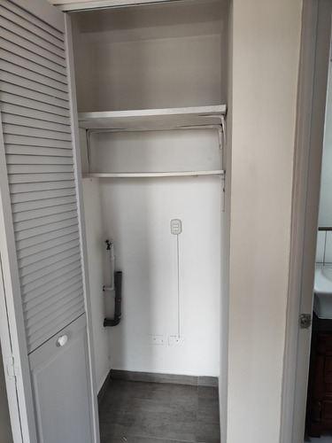 Depto 2 Dormitorios 1 Baño, Con Balcón Y Estacionamiento