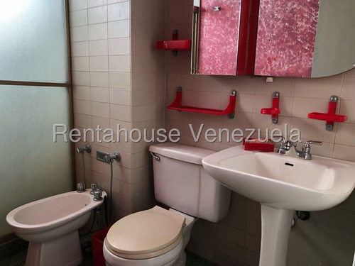 Ms: 25-16515 Se Vende Amplio Apartamento En Santa Rosa De Lima. A=123m2, 3h, 3b, 1p.