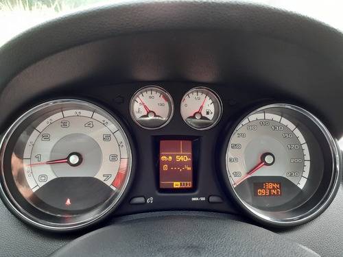 Imagen 9 de 15 de Peugoet 408 Allure Plus