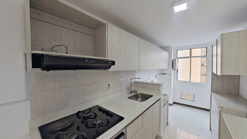 Apartamento En Venta Sector Loma De Los Bernal, Medellin 