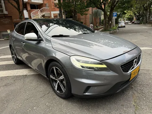 Volvo V40 2.0 T4 Drive-e R-design