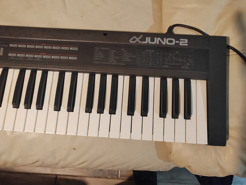 Roland Juno 2 Sintetizador 
