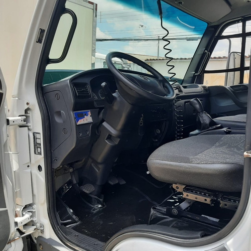 Imagem 4 de 15 de Caminhao Mb Accelo 815 Bau Refrigerado