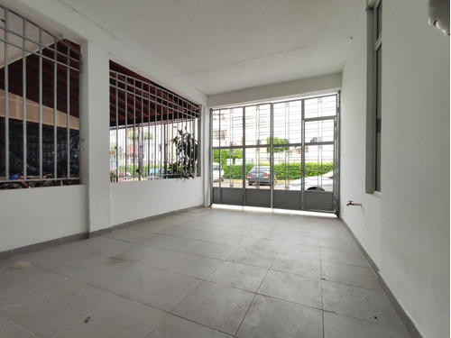 Apartaestudio En Arriendo En Cúcuta. Cod A28999