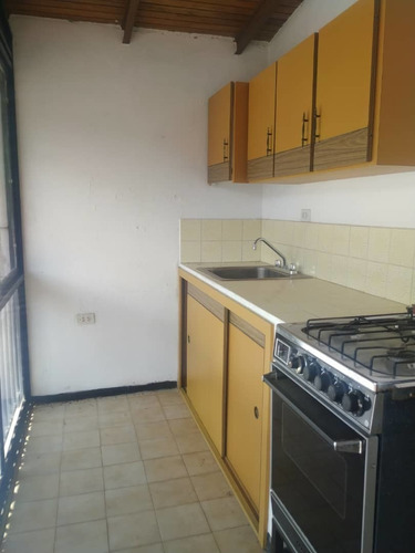 Imagen 6 de 14 de Casa + 2 Anexos En Urbanización Sant Omero Los Teques