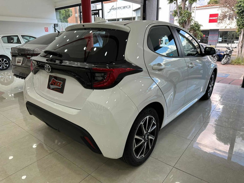 Imagen 10 de 11 de Toyota Yaris Hatch Back