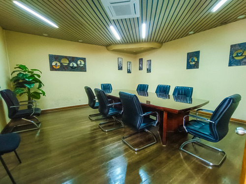 Increible Edificio De 2 Pisos De Oficinas!!