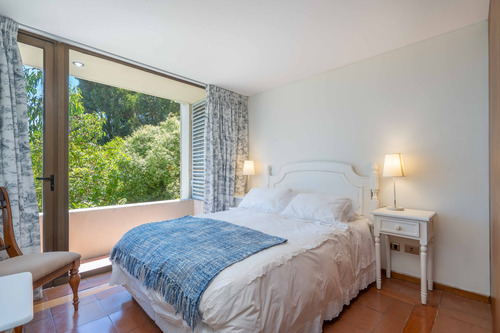 Casa Con Excelente Ubicación En Zapallar