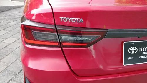 Toyota Yaris 4p Sedán S L4/1.5 Aut