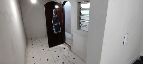 Casa Adoçada 3 Cómodos 2 Banheiros Excelente Oportunidade!!