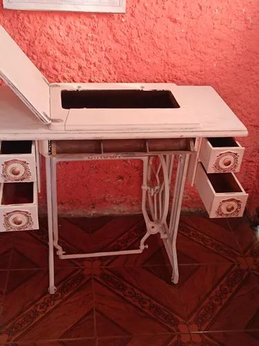 Mesa De Arrime Vintage. (Usado)