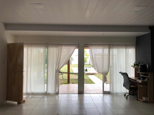 Casa 2 Hab, Garaje Doble Y Amplio Patio Con Pileta