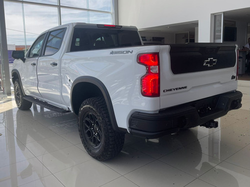 Chevrolet Cheyenne 6.2 Doble Cab Zr2 Bison 4X4 At