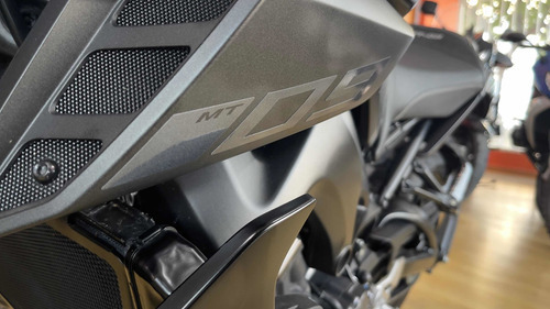 Imagen 6 de 8 de Yamaha Mt 09 Con Accesorios Hobbycer Bikes