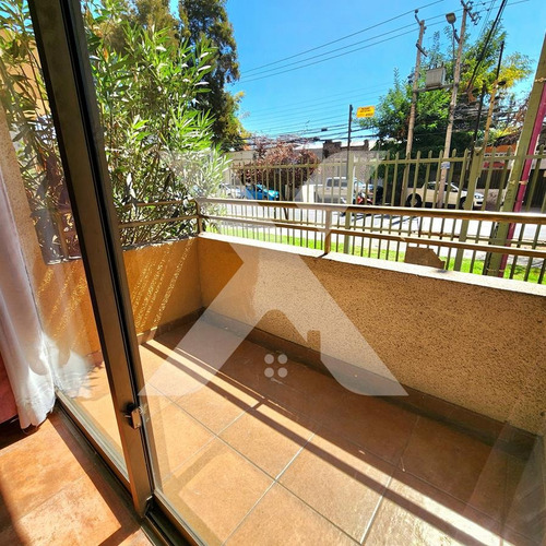 Venta Amplio Departamento, Piso 1, San Miguel