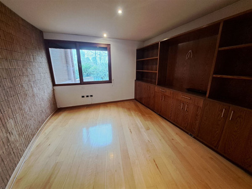 Departamento Tipo Townhouse En Venta De 5 Dorm. En Vitacura