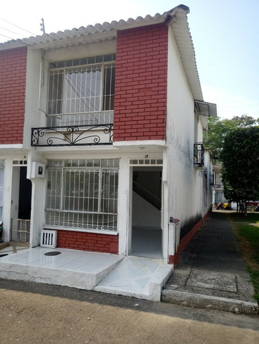 Casa Esquinero Condominio Santa Catalina Iv - Villavicencio
