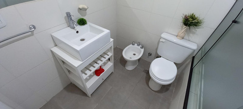 Venta Casa 5 Amb, Pileta, Galeria - Barrio Manzanares Chico Apto Crédito