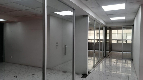 Hermosas Oficinas, Excelente Ubicacion, Con Salas Juntas Y Salon Vip