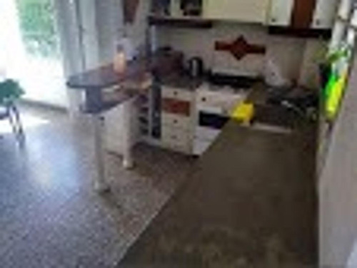 Casa Tipo Quinta En Moreno De 4 Ambientes