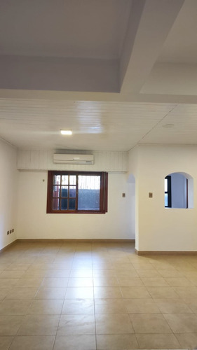 Casa 3 Ambientes Zona Unicenter