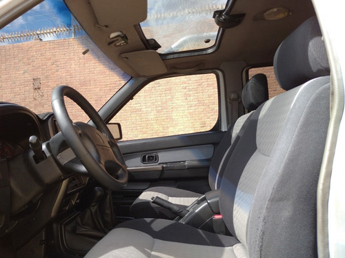 Imagen 11 de 18 de Nissan Frontier Diesel 4x4 - Sincronica