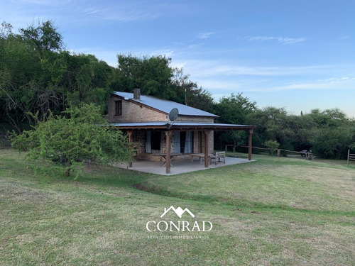 Casa De Campo De Dos Dormitorios Con 4 Hectáreas - Unquillo, Córdoba