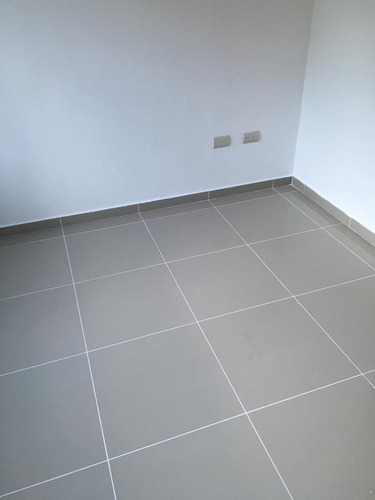 Moderno Residencial En 2da.etapa En Proyecto Res. Los 3 Ojos