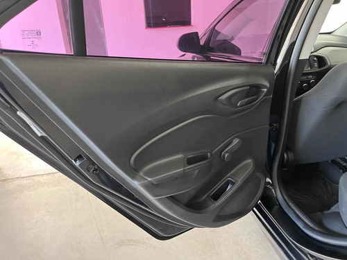Imagen 11 de 21 de Chevrolet Onix 2018 1.4 Lt 98cv
