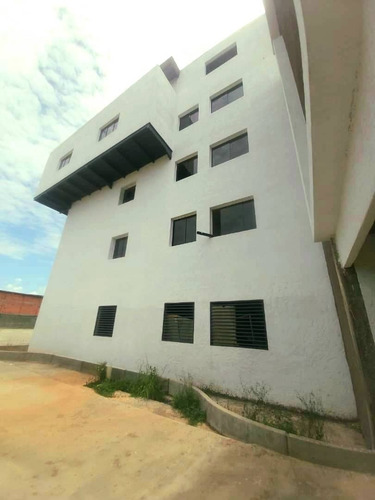 Imagen 7 de 9 de Century21 Inmoservi Vende Edificio Residencial En La Avenida Pichincha
