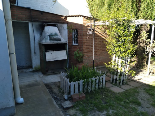 Venta Chalet En Marcos Paz Sobre Calle Sarmiento Imbatible Todos Los Servicios