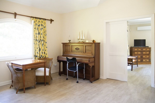 Casa En Venta De 3 Dormitorios En Beverly Hills