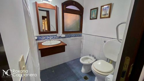 Casa De 4 Dormitorios Y Dependencias En Venta Cerca De La Playa En Cariló