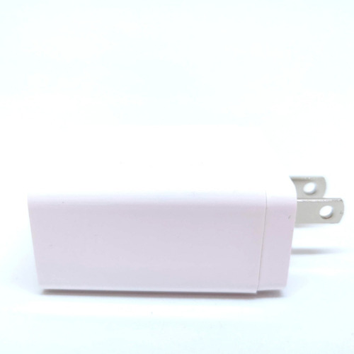 Cargador Fast Charge 3.0 Ac 100-240 V 3 Entradas Usb 2.1a Color Blanco