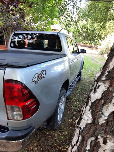 Toyota Hilux 2.8 Cd Srv 177cv 4x4 2016