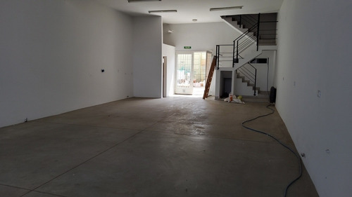 Imagen 4 de 6 de Local Comercial 290 M Calle Don Bosco Al 900 Bahia Blanca