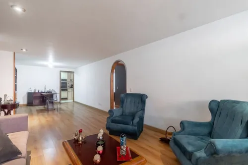 Apartamento En Venta En El Chicó. Cod V13117